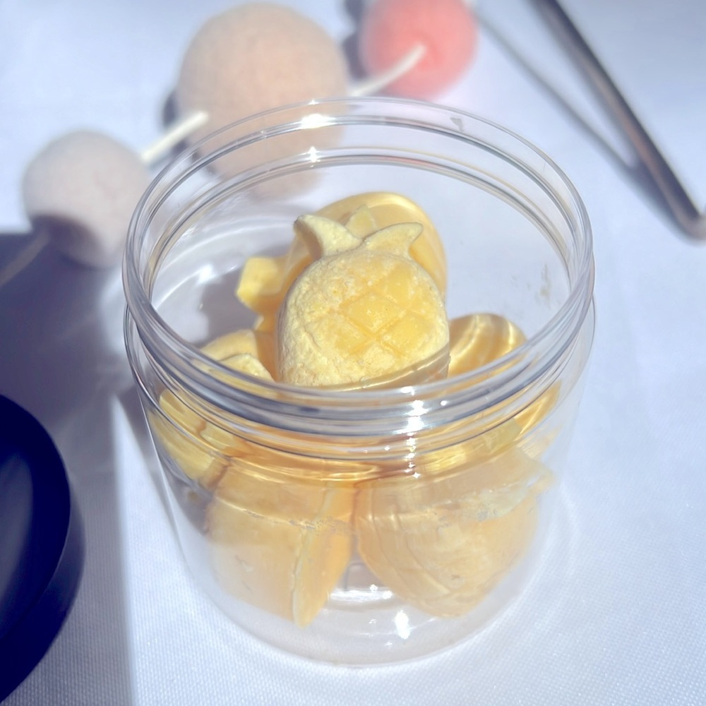 Coconut Cashmere Scented Pineapple Shaped Wax Melts